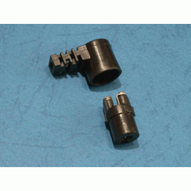 SPEAKER PLUG FEMALE ANGLE (BIS)