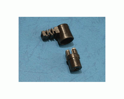 SPEAKER PLUG FEMALE ANGLE (BIS)