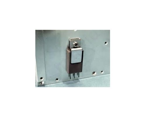 METAL STUDS FOR TRANSISTORS